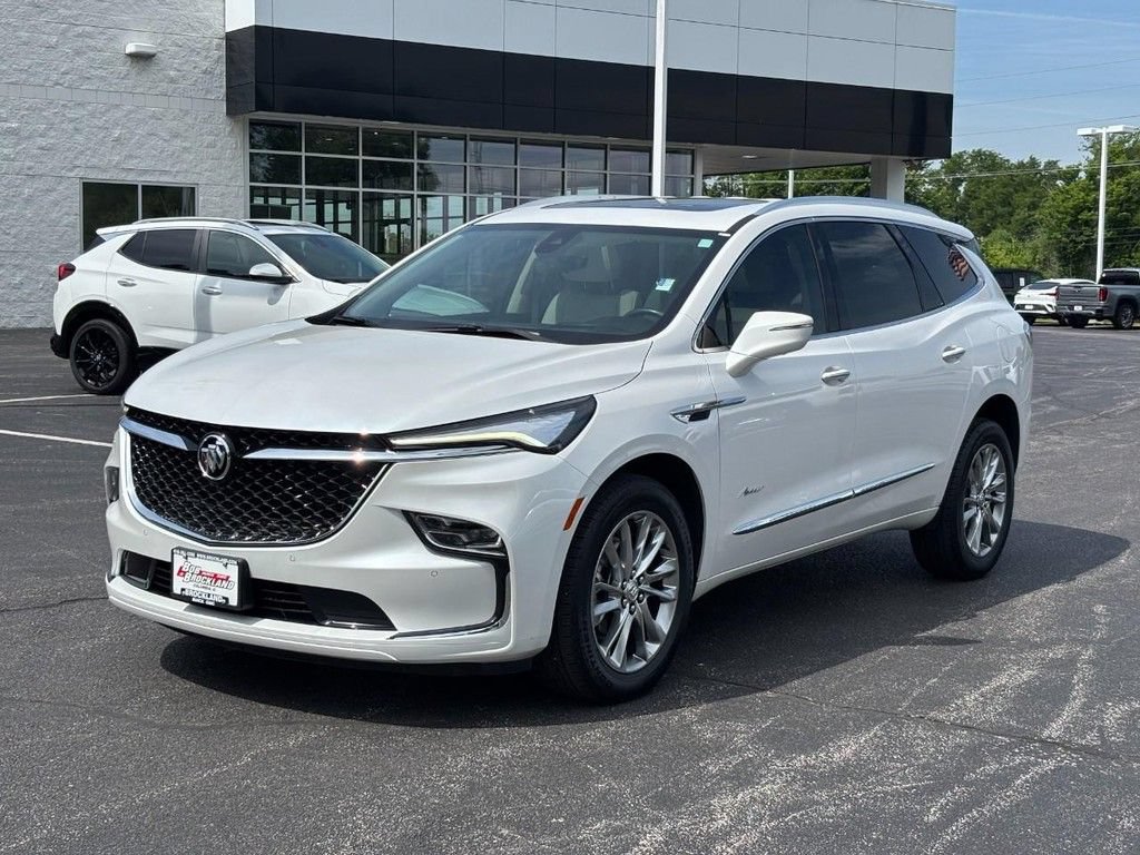 Used 2023 Buick Enclave Avenir w/ Avenir Technology Package AWD/4WD image 7