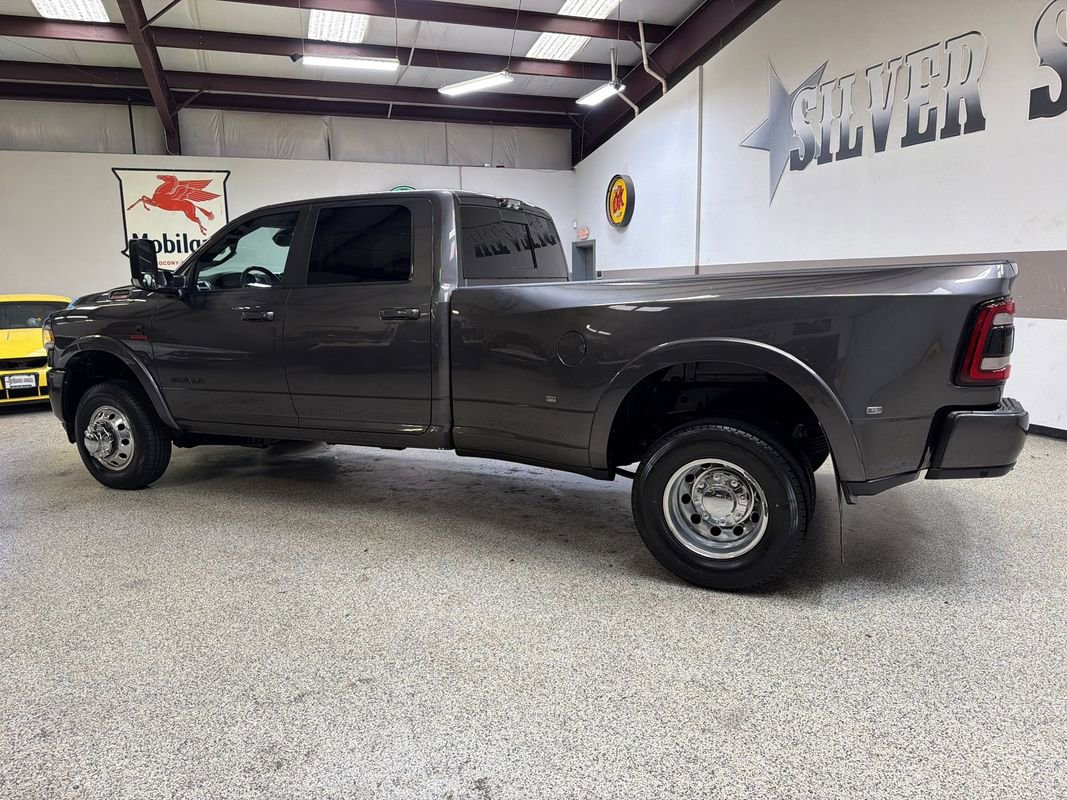 Used 2022 RAM 3500 Laramie w/ Night Edition AWD/4WD image 4