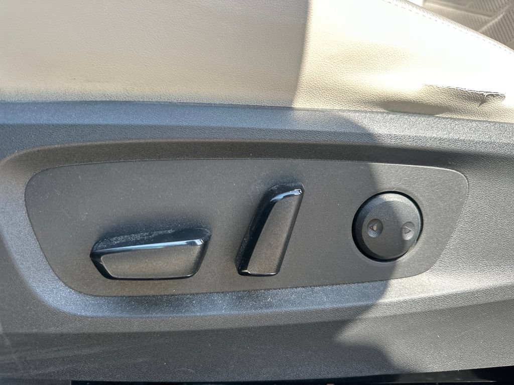 Used 2022 Nissan Pathfinder Platinum w/ Cargo Package FWD image 47