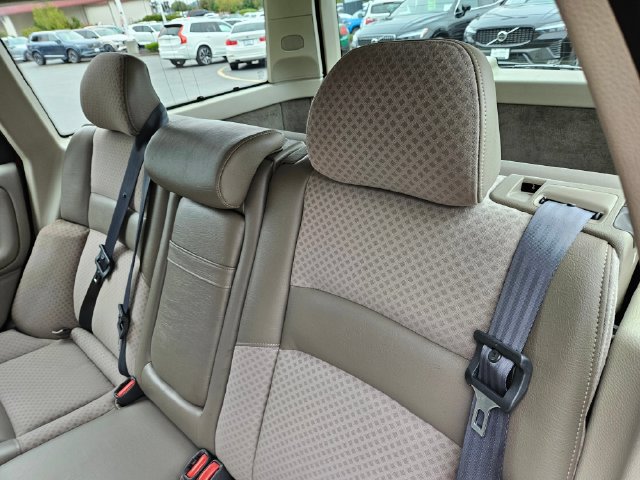 Used 1999 Volvo V70 AWD image 13