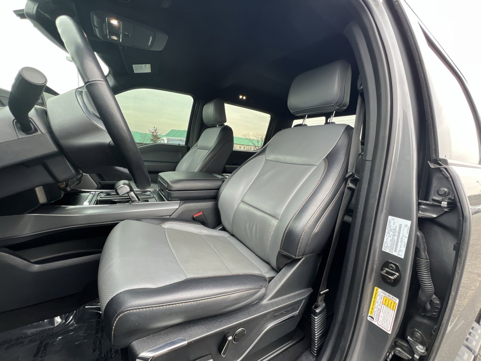 Used 2023 Ford F150 Lightning Lariat image 21