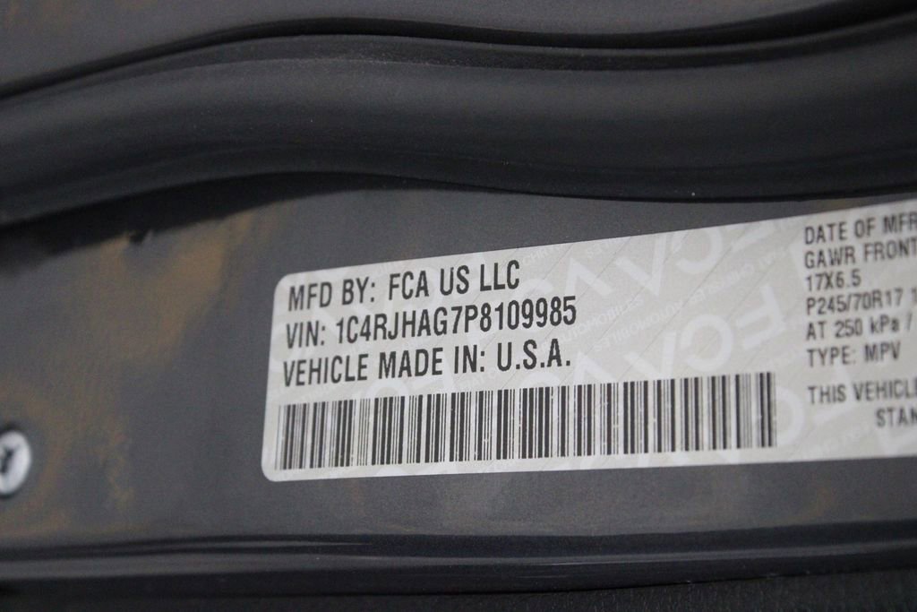 Used 2023 Jeep Grand Cherokee Laredo image 19