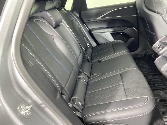 Used 2025 Cadillac Lyriq Luxury w/ LPO, Floor Liner Package AWD/4WD image 28