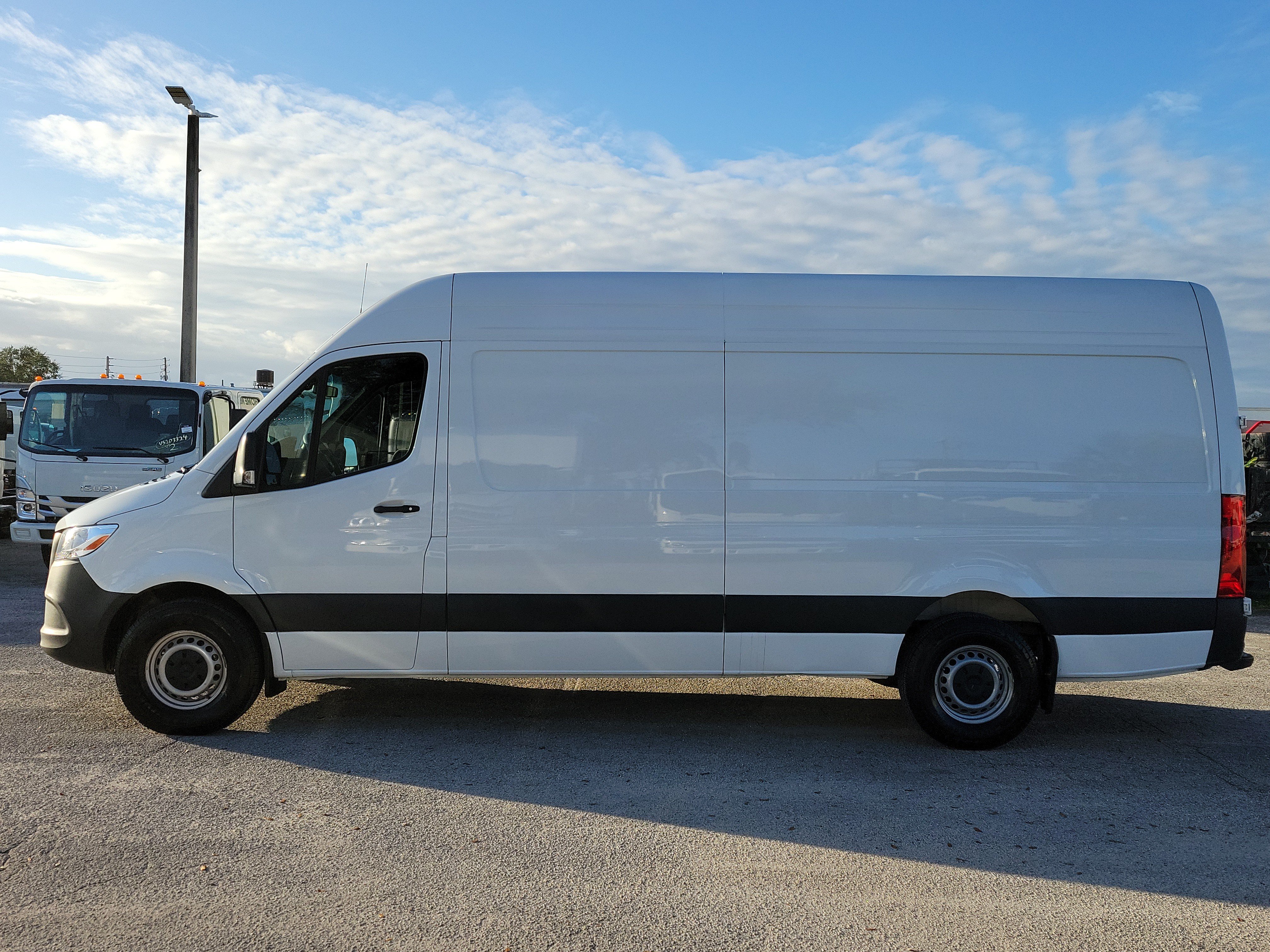 Used 2025 Mercedes-Benz Sprinter 2500 image 6
