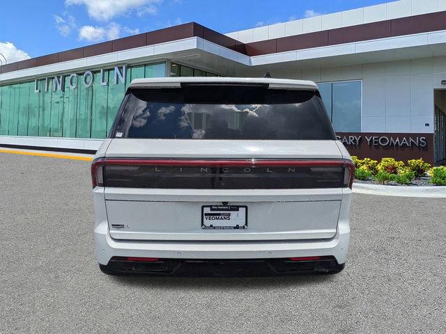 New 2025 Lincoln Navigator Reserve w/ Jet Appearance Package AWD/4WD image 5