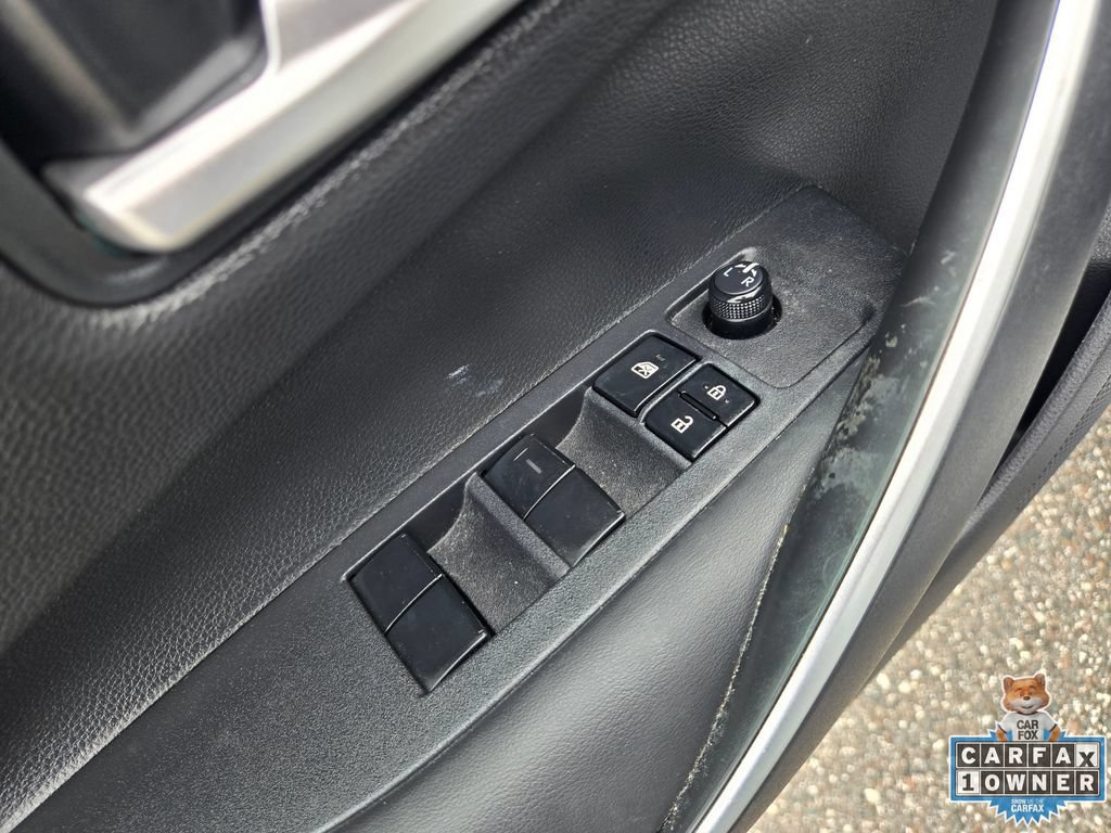 Used 2023 Toyota Corolla SE FWD image 21