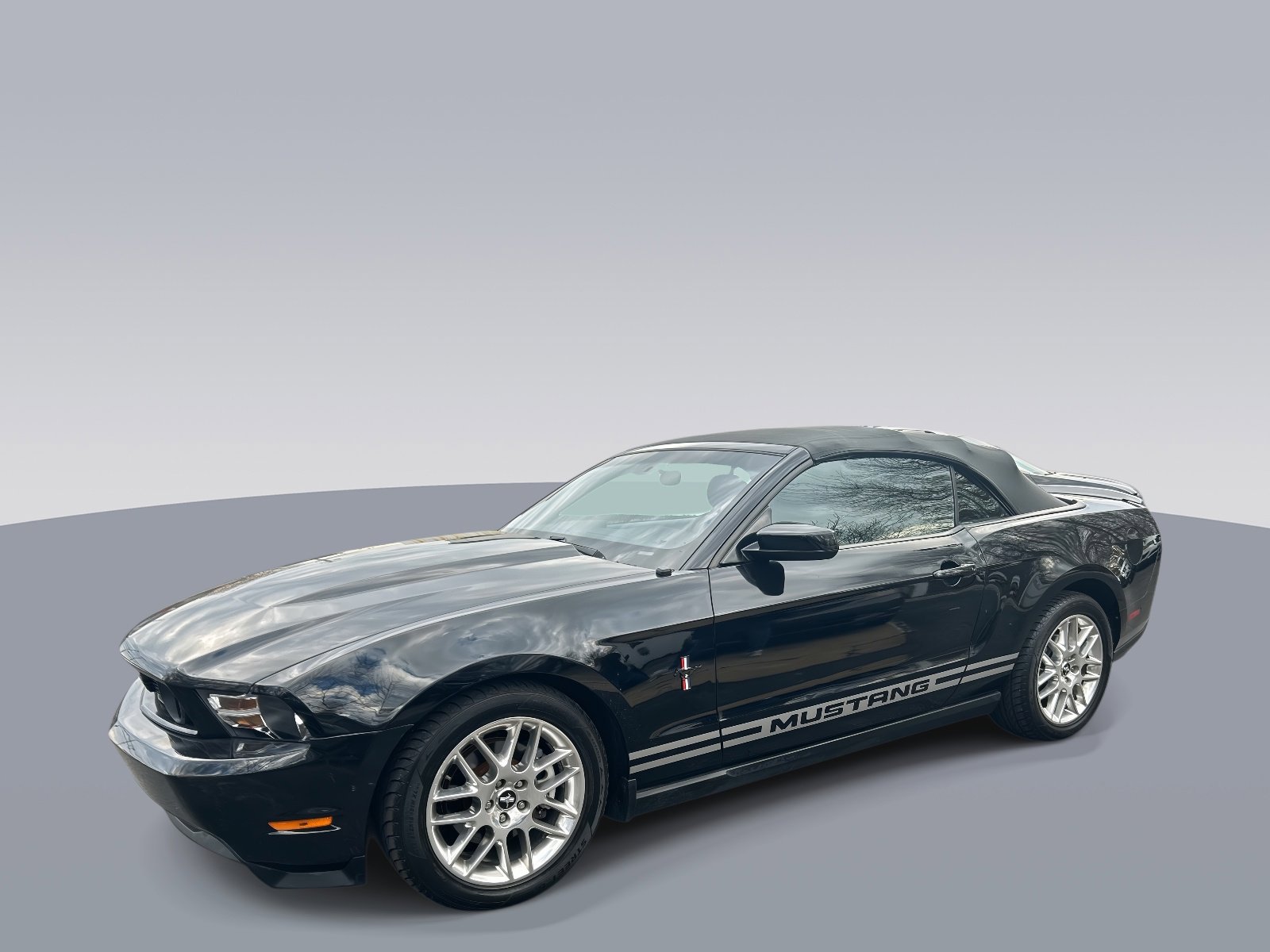 Used 2012 Ford Mustang Convertible image 7