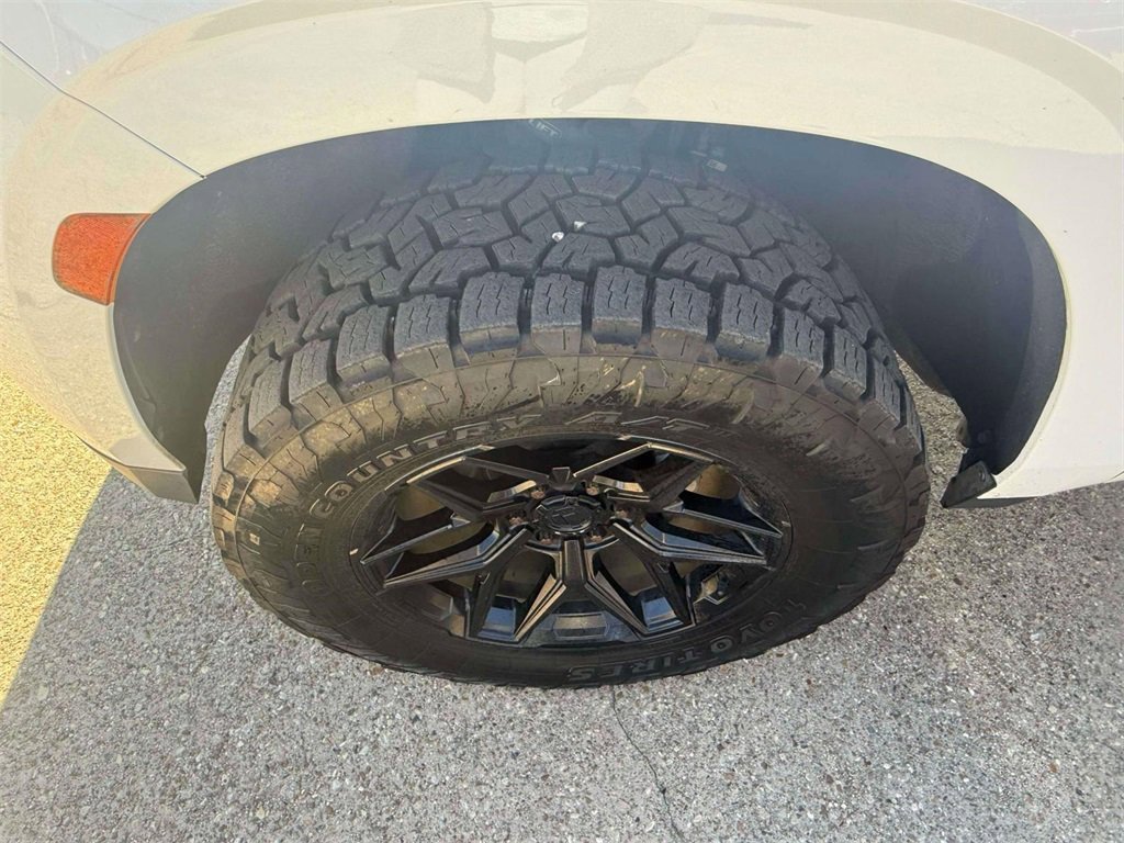 Used 2022 GMC Yukon Denali image 6