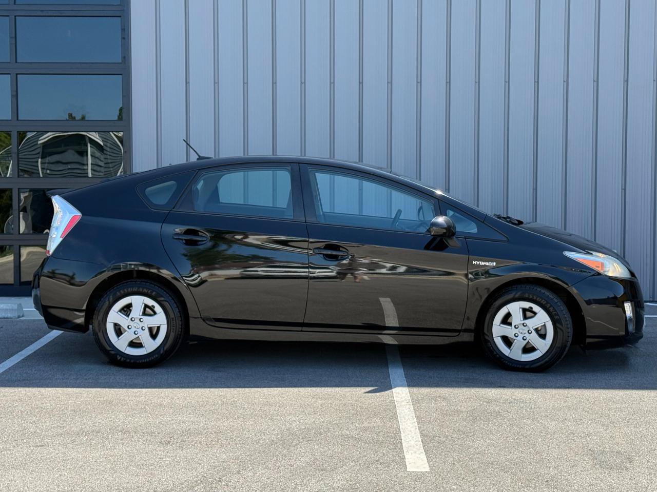 Used 2010 Toyota Prius III Hatchback 4D FWD image 4