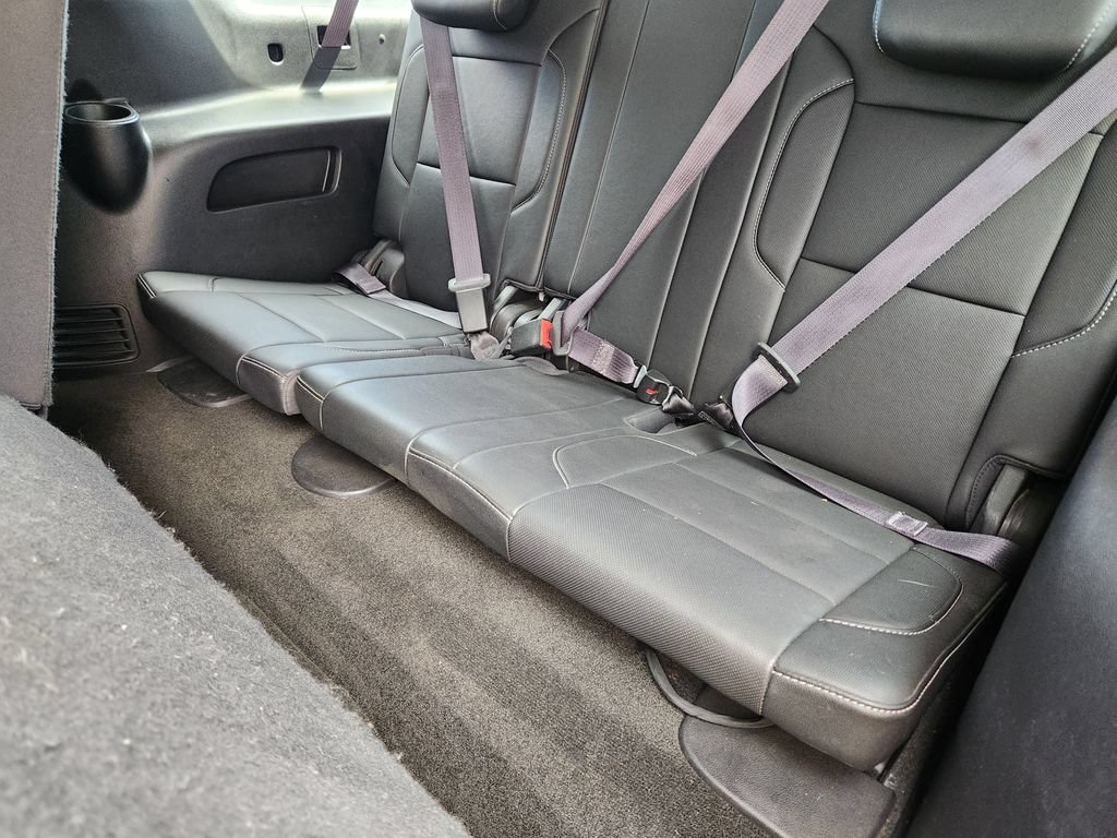 Used 2017 GMC Yukon XL SLT AWD/4WD image 9