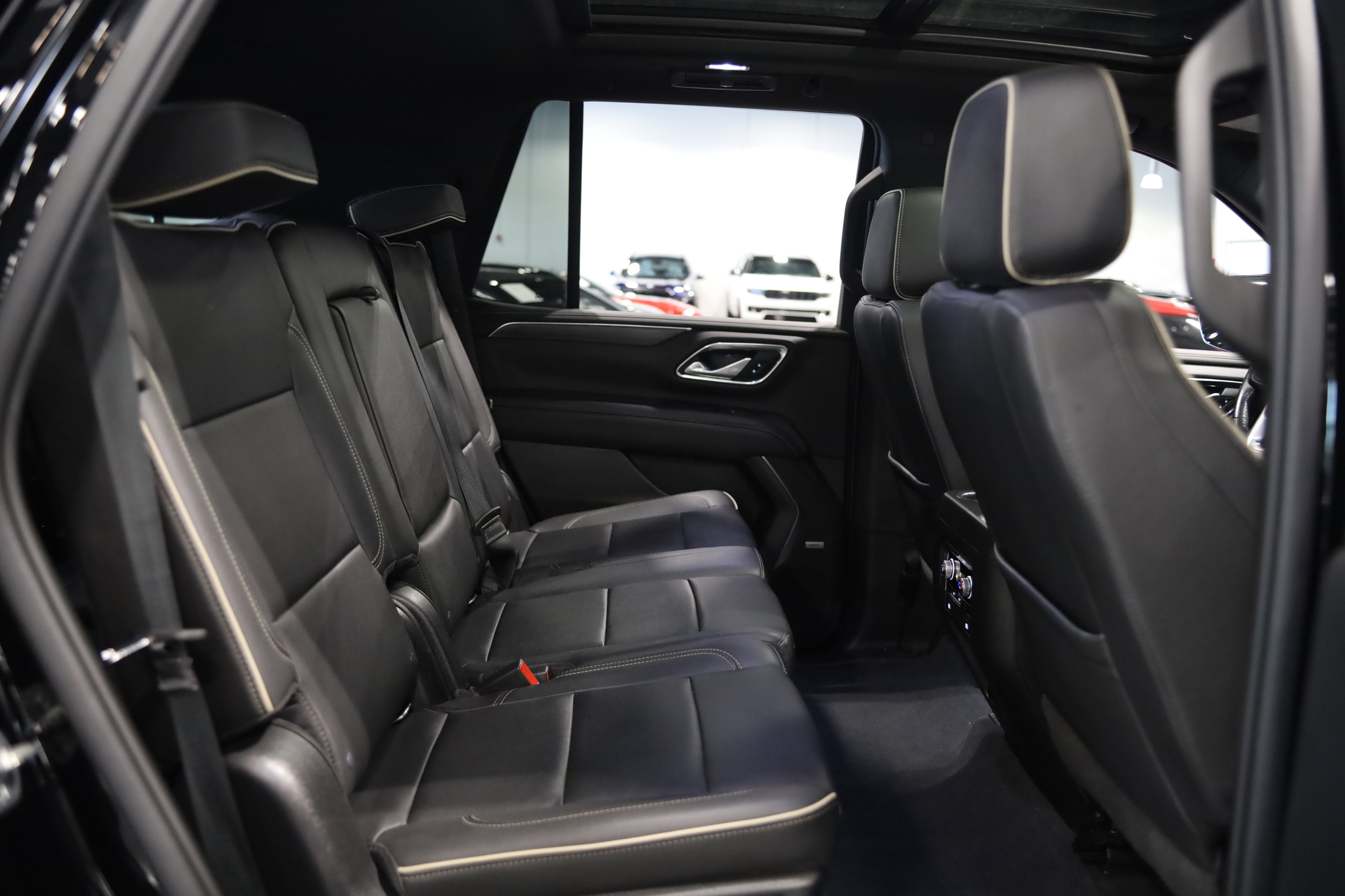 Used 2022 GMC Yukon SLT AWD/4WD image 40