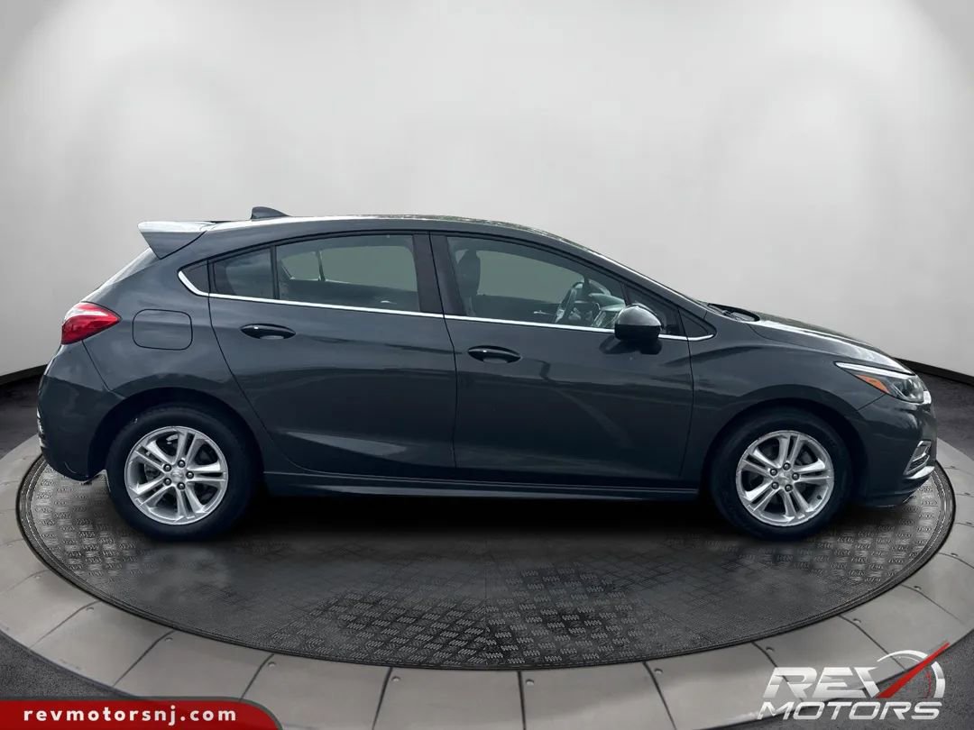 Used 2018 Chevrolet Cruze LT w/ Convenience Package FWD image 6