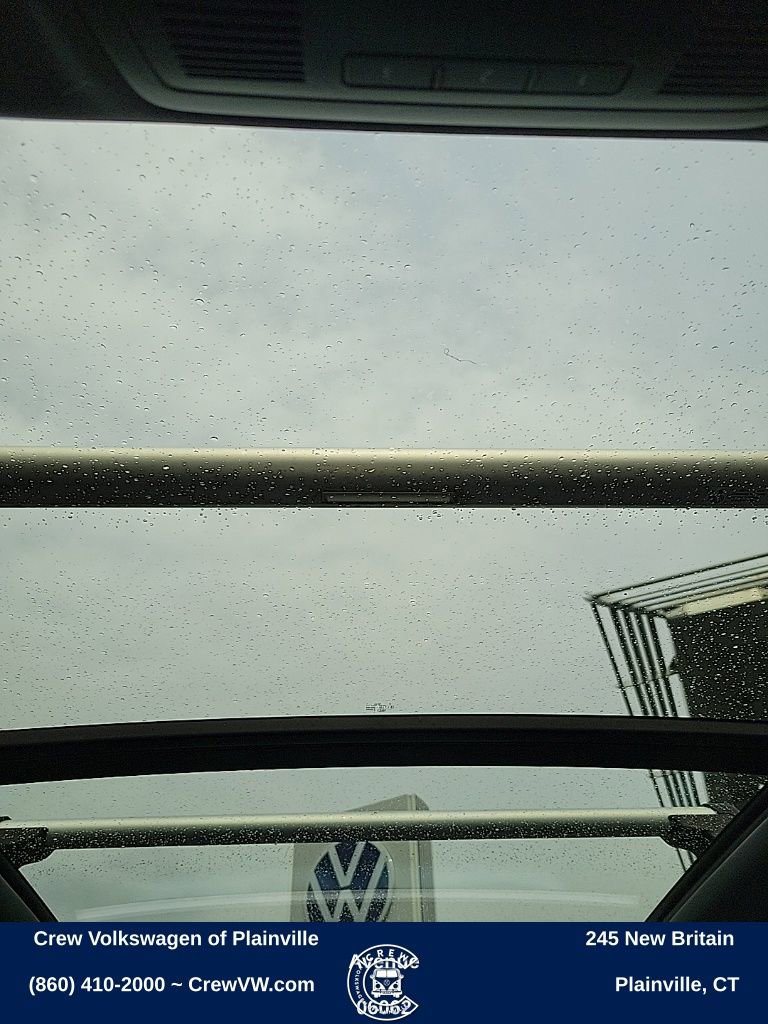 Used 2017 Volkswagen Touareg Wolfsburg Edition AWD/4WD image 12