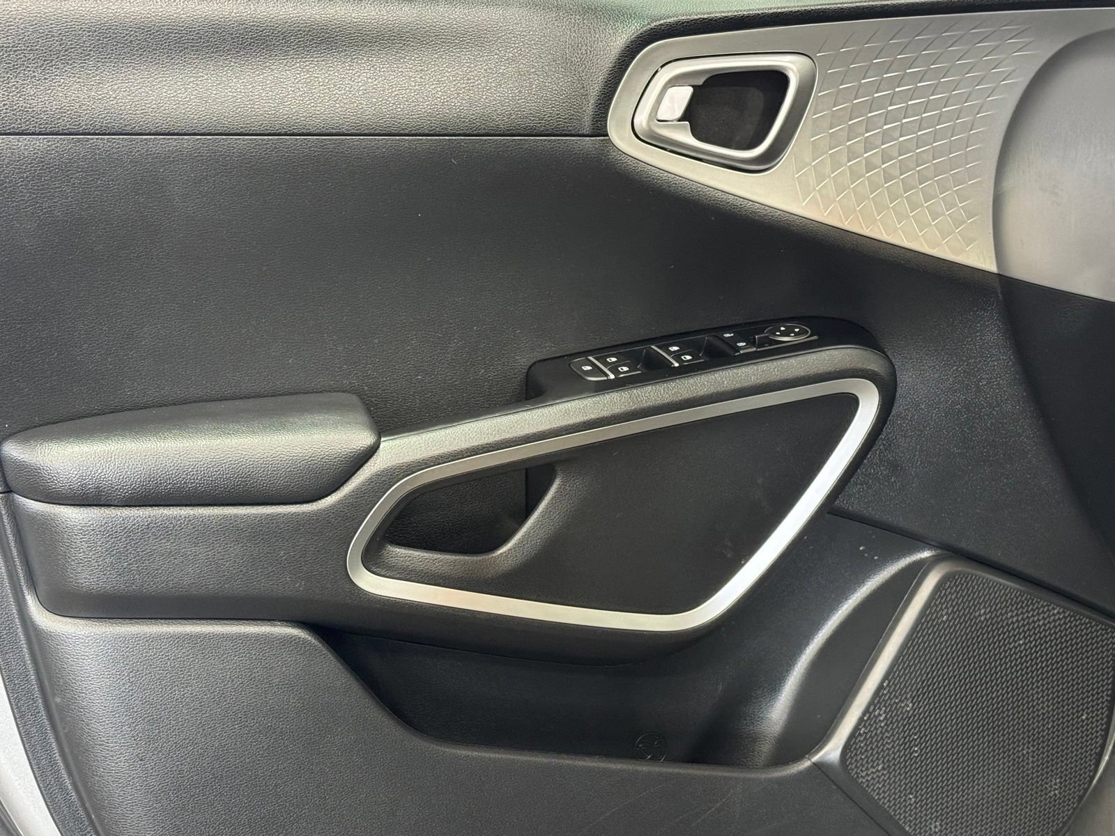 Used 2024 Kia Soul LX w/ Option Group 015 FWD image 14