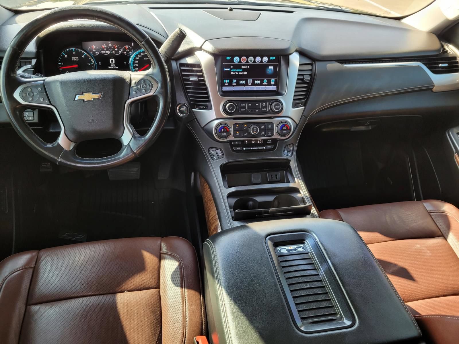 Used 2019 Chevrolet Suburban Premier w/ Premier Plus Edition RWD image 20
