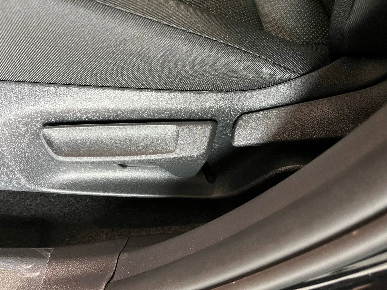 New 2026 Toyota RAV4 LE AWD/4WD image 17