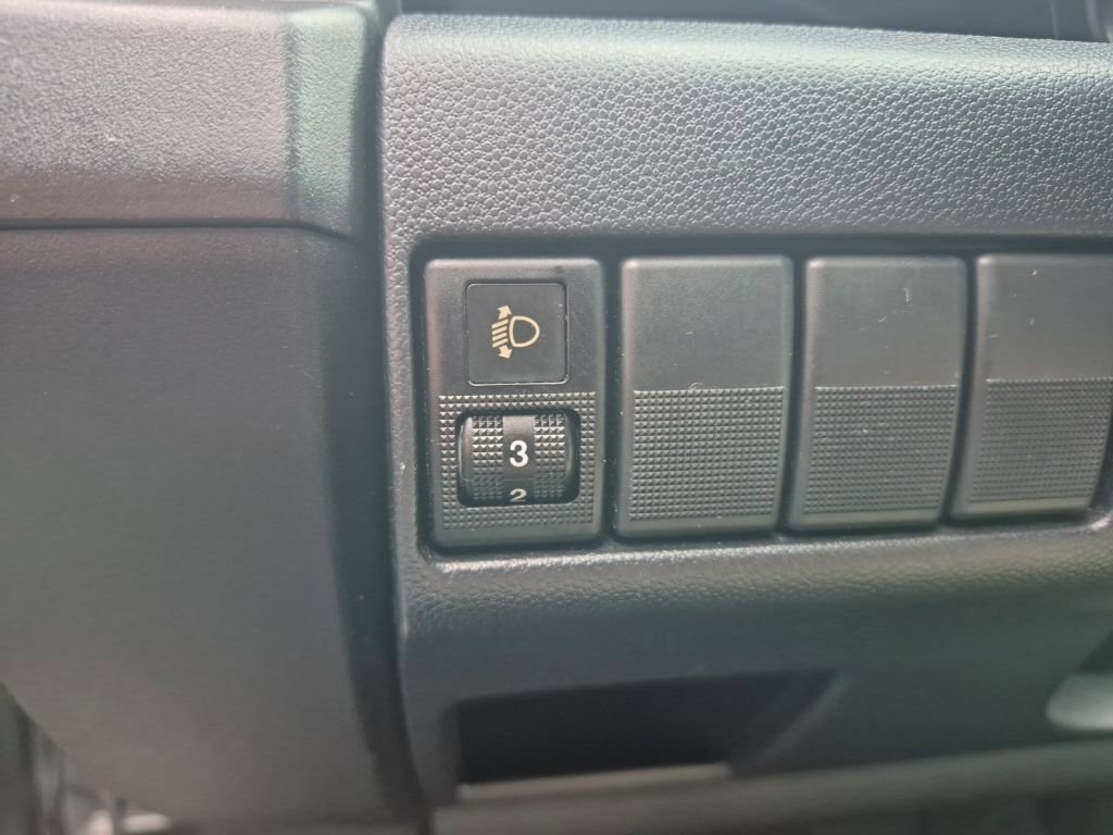 Used 2012 MAZDA MAZDA5 Grand Touring image 17