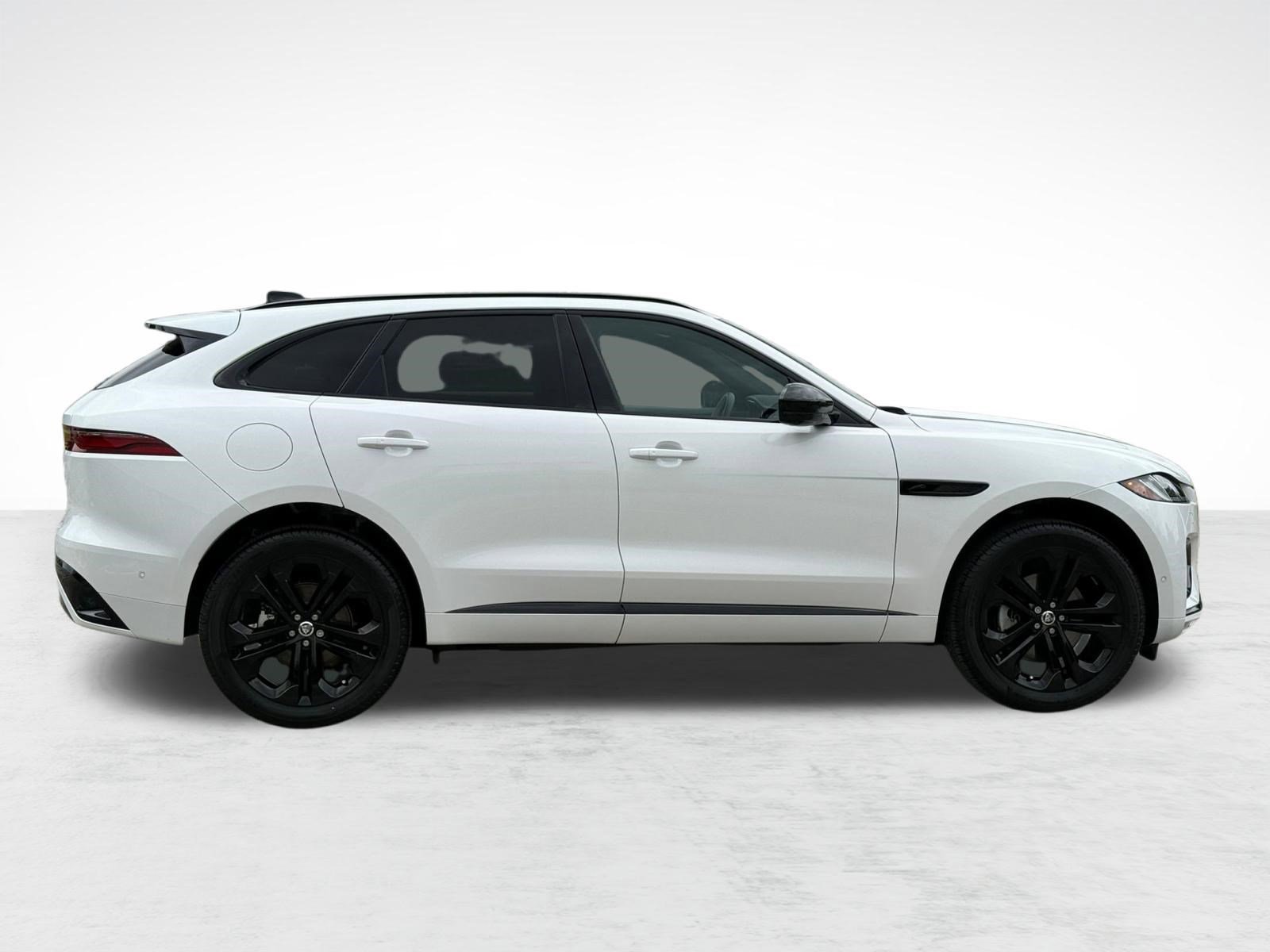 Used 2025 Jaguar F-PACE R-Dynamic S AWD/4WD image 8
