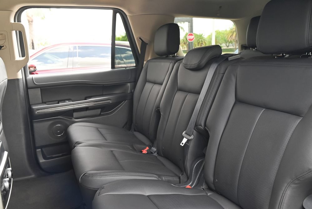 Used 2024 Ford Expedition XLT RWD image 13