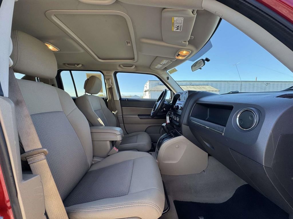 Used 2010 Jeep Patriot Latitude AWD/4WD image 16