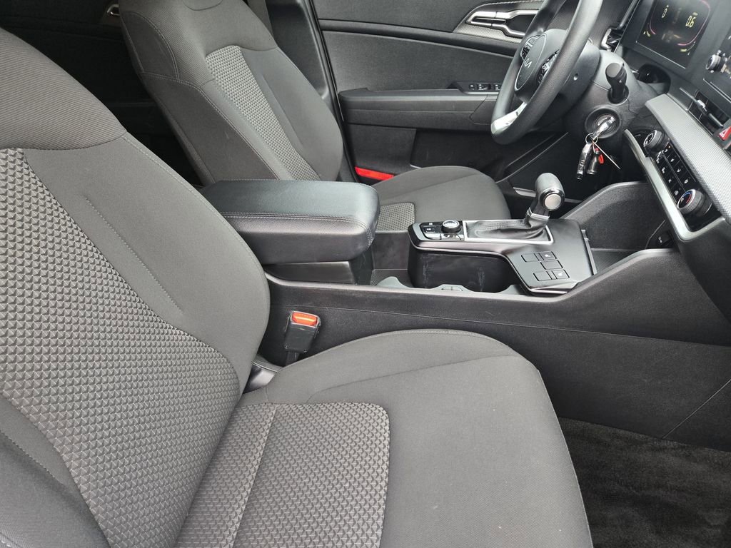 Certified 2023 Kia Sportage LX AWD/4WD image 19