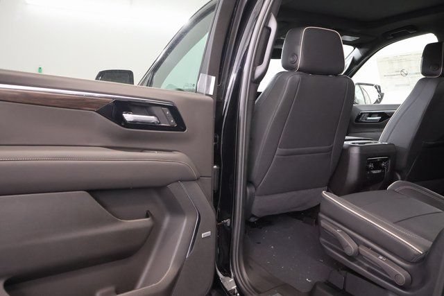 New 2026 Chevrolet Suburban Premier w/ Sun And Tow Package AWD/4WD image 27