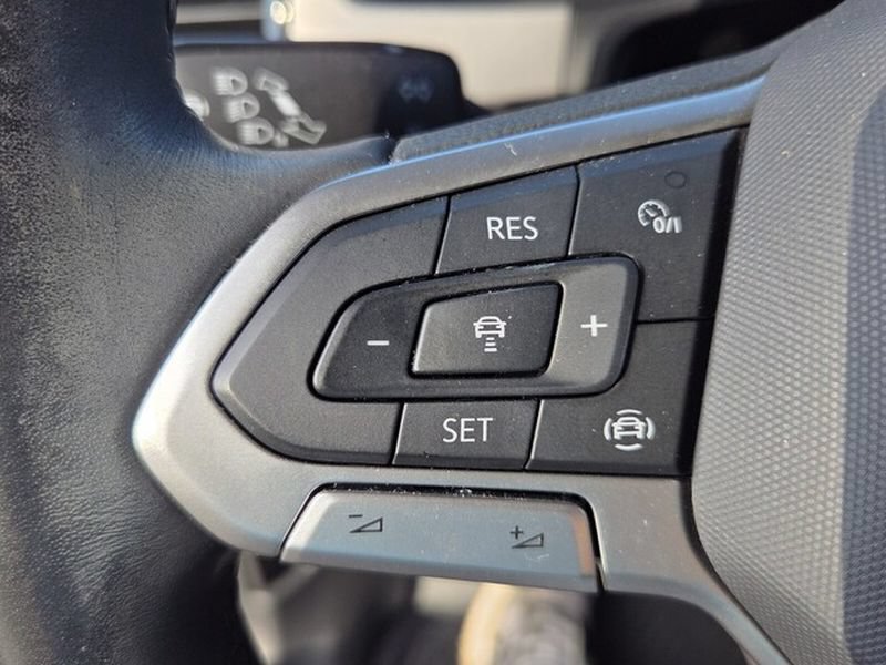 Used 2020 Volkswagen Atlas Cross Sport SEL Premium AWD/4WD image 24
