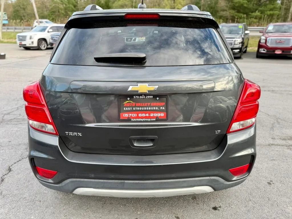Used 2018 Chevrolet Trax LT w/ LT Convenience Package image 7