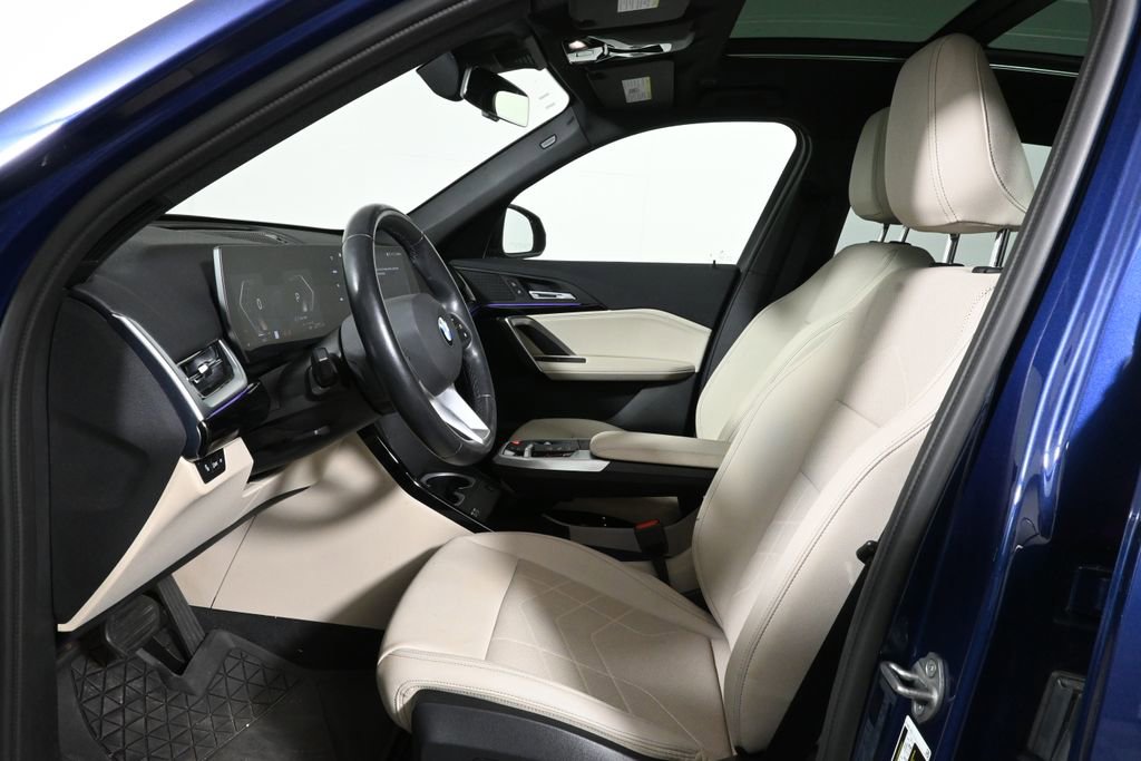 Certified 2023 BMW X1 xDrive28i w/ Convenience Package AWD/4WD image 3