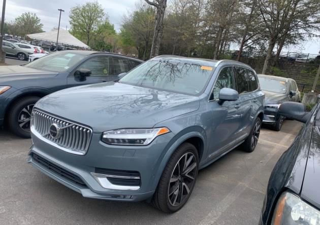 Used 2023 Volvo XC90 B6 Plus w/ Protection Package image 1