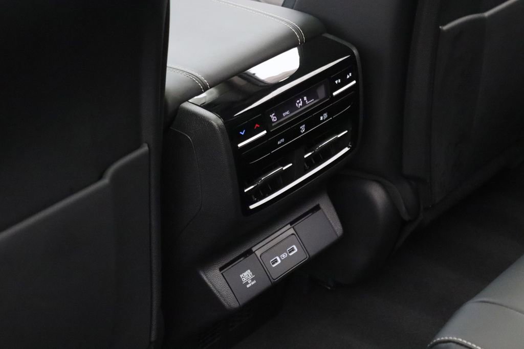 Used 2023 Acura MDX SH-AWD w/ Technology Package image 11
