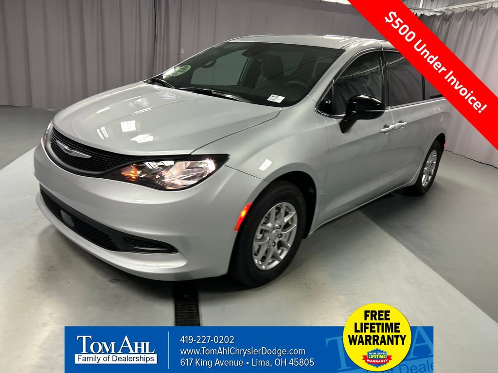 New 2026 Chrysler Voyager LX image 3