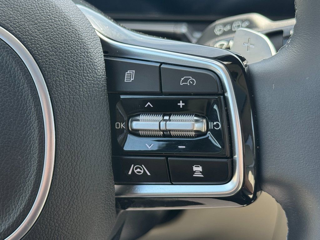 Used 2025 Kia Sorento EX image 19