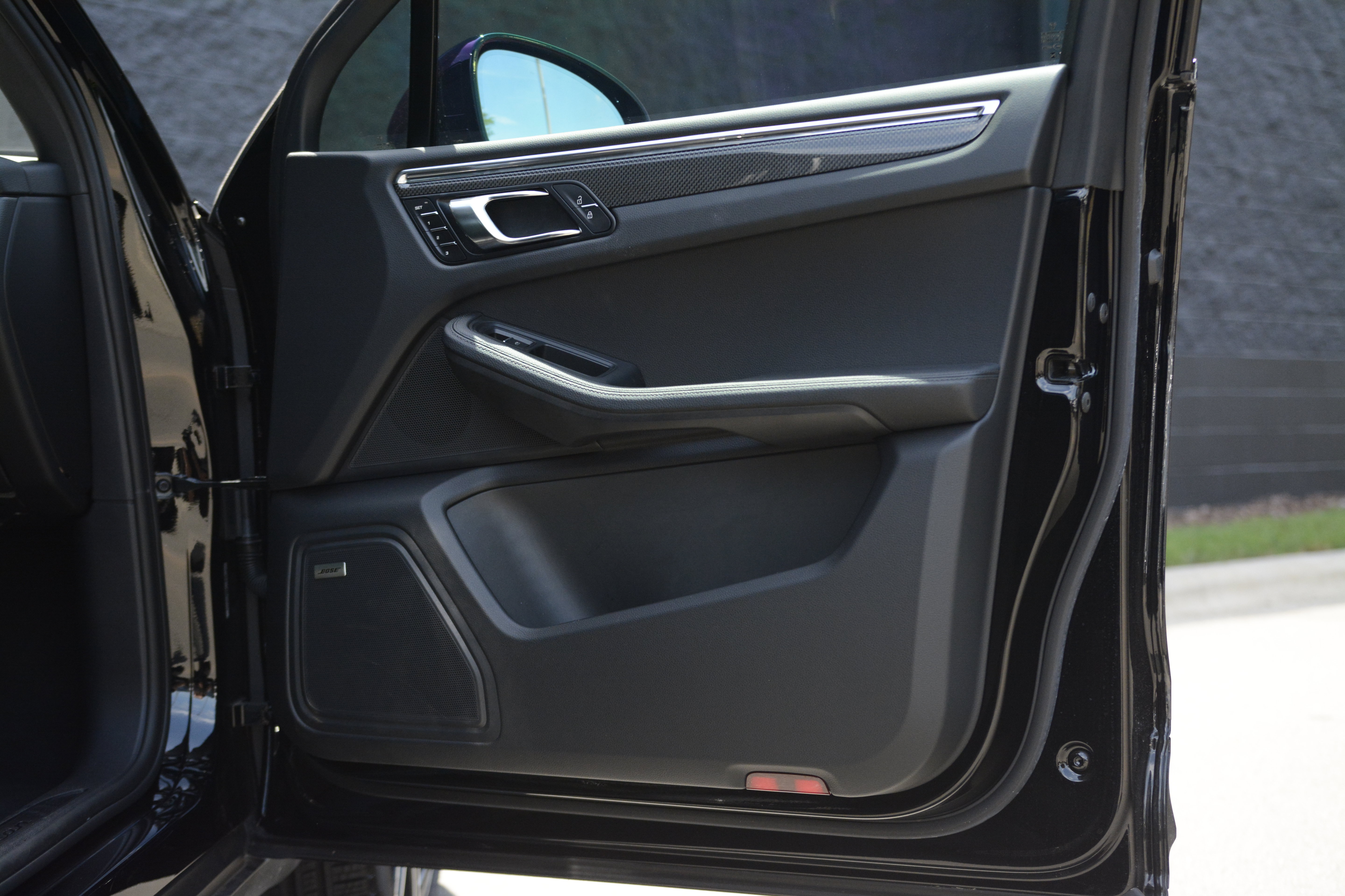 Certified 2026 Porsche Macan AWD/4WD image 26