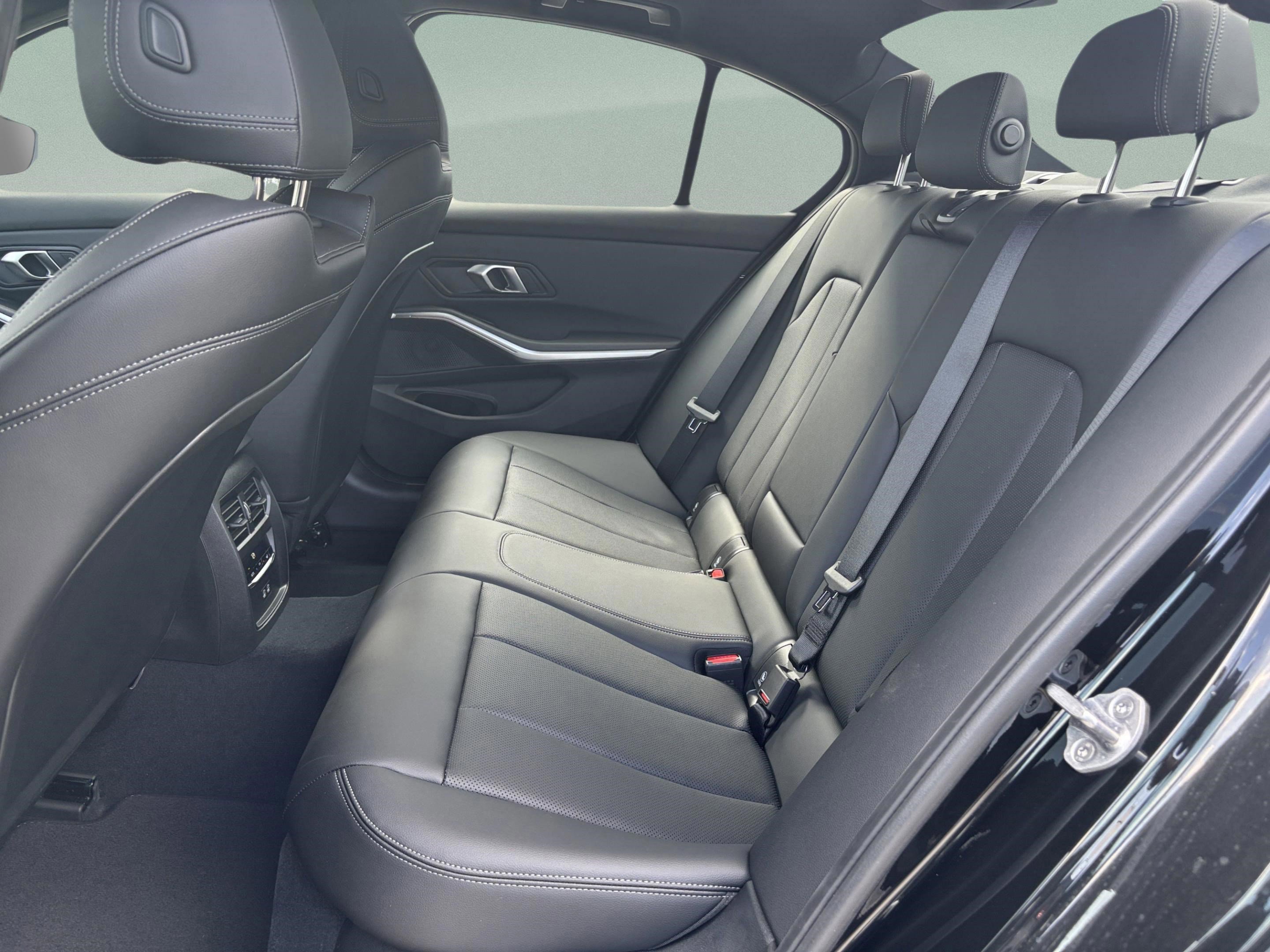 Used 2025 BMW 330i xDrive 330i xDrive image 28