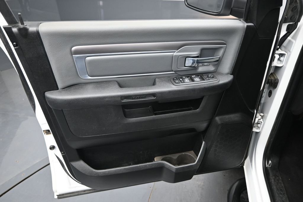 Used 2022 RAM 1500 Classic SLT AWD/4WD image 20