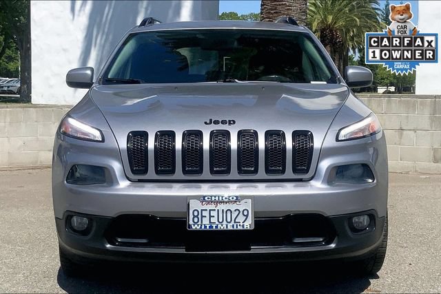 Used 2018 Jeep Cherokee Latitude w/ Altitude Package FWD image 3
