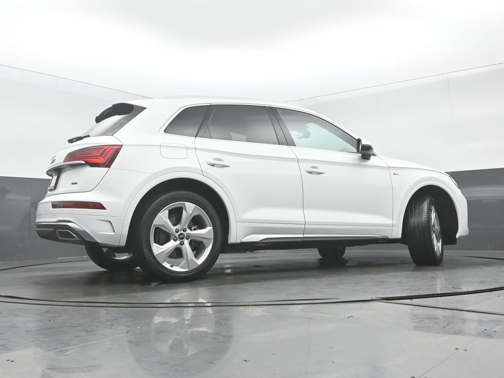 Used 2023 Audi Q5 2.0T Premium Plus w/ Premium Plus Package AWD/4WD image 31