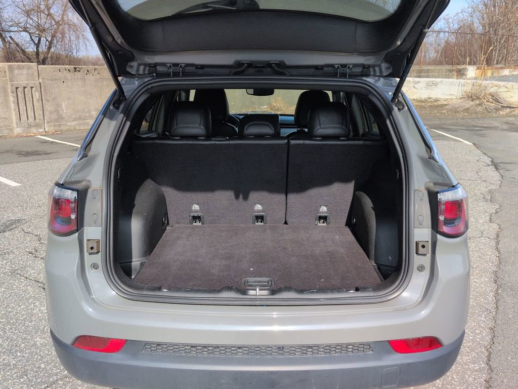 Used 2024 Jeep Compass Latitude image 21