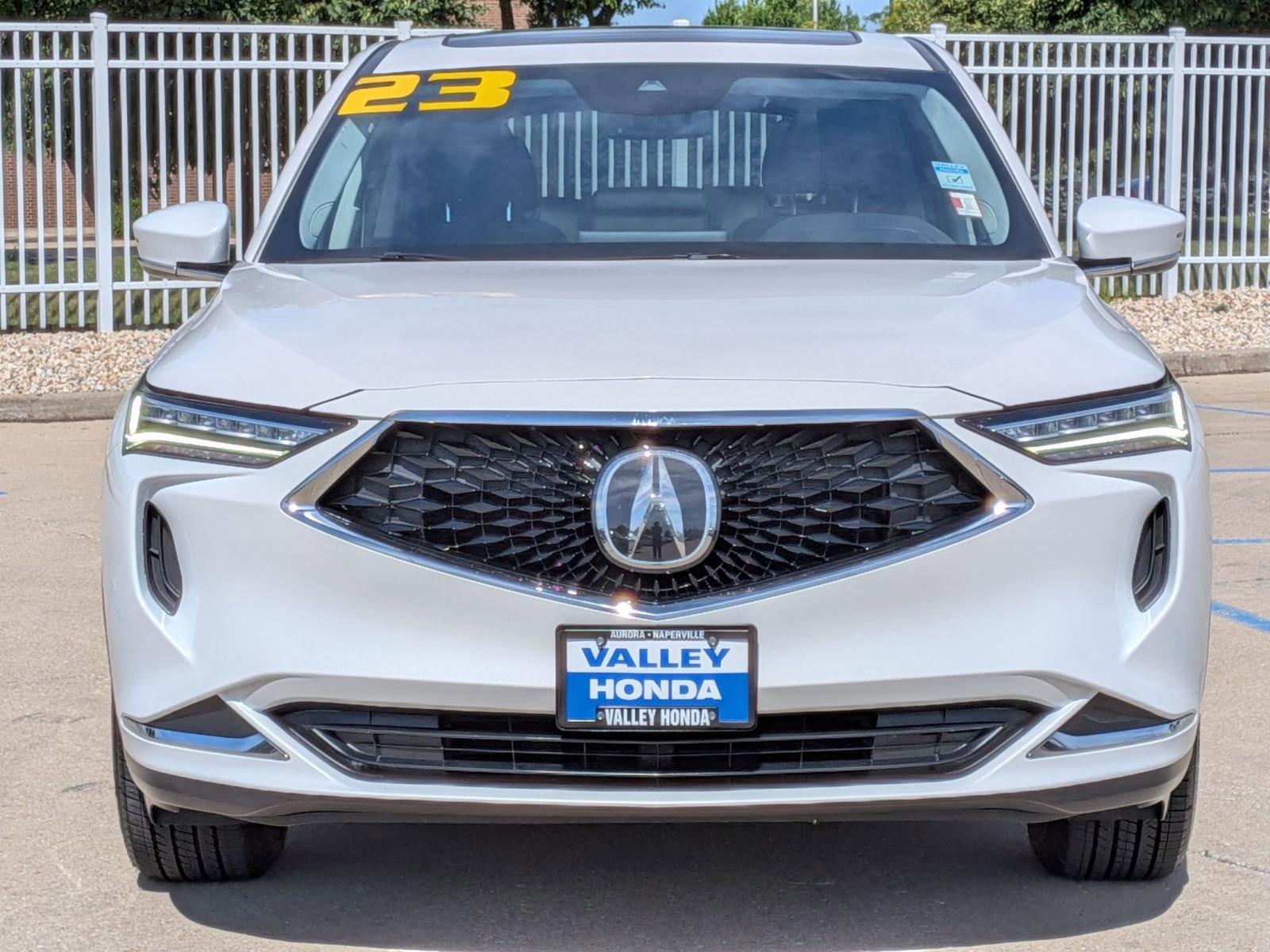 Used 2023 Acura MDX SH-AWD image 3
