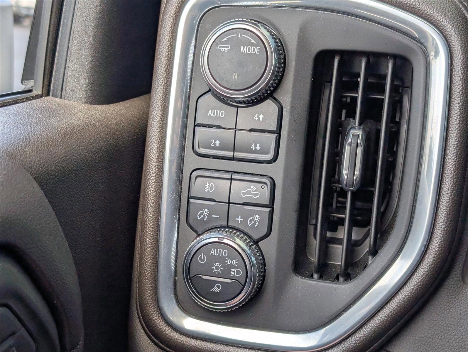 Used 2022 GMC Sierra 2500 Denali w/ Denali Ultimate Package image 29