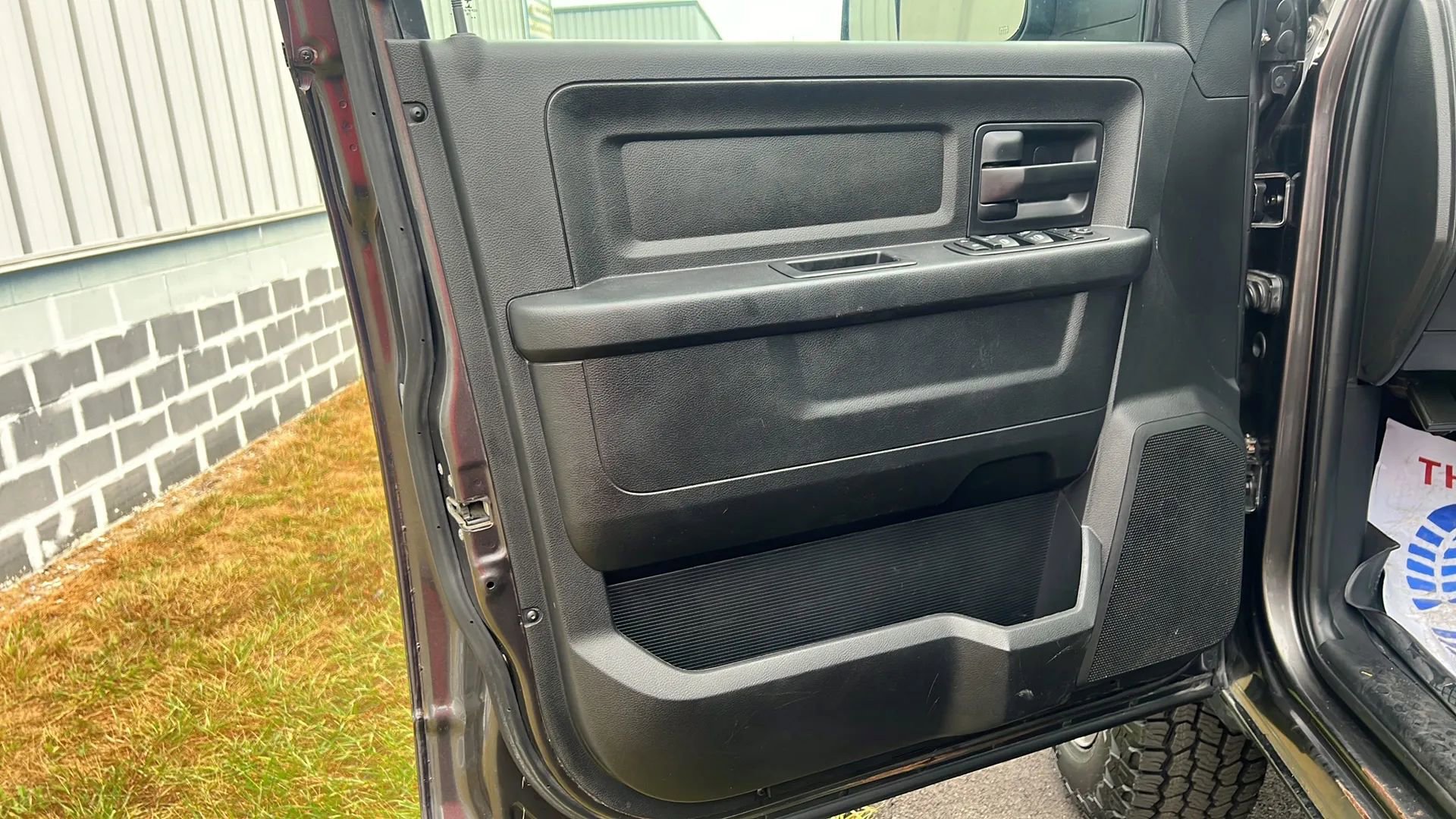 Used 2017 RAM 2500 Tradesman w/ Chrome Appearance Group image 12