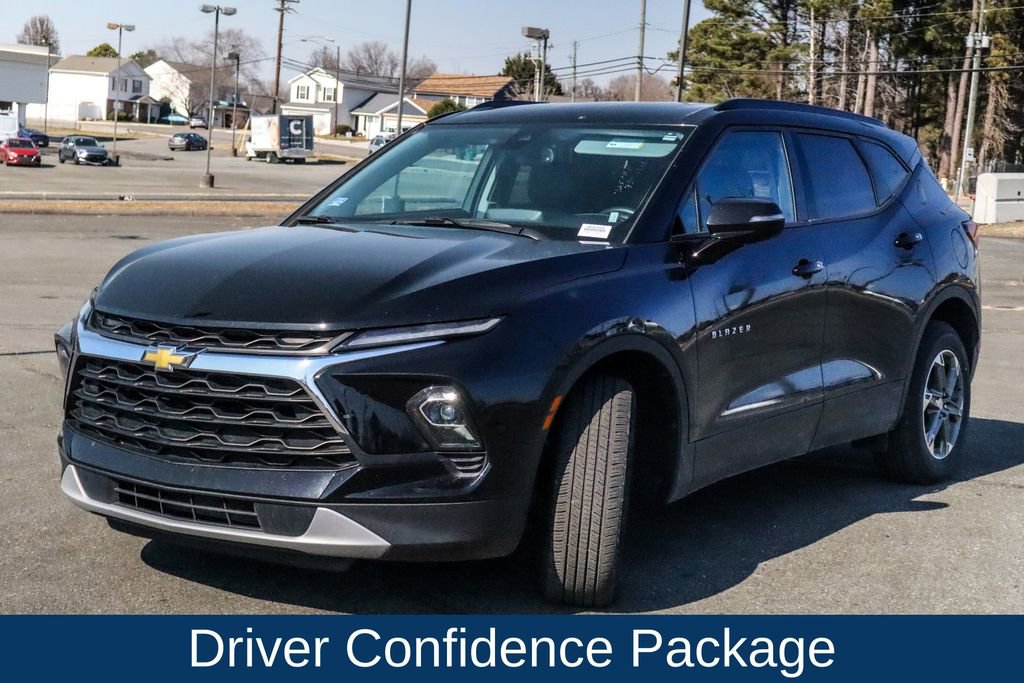Used 2024 Chevrolet Blazer LT image 3