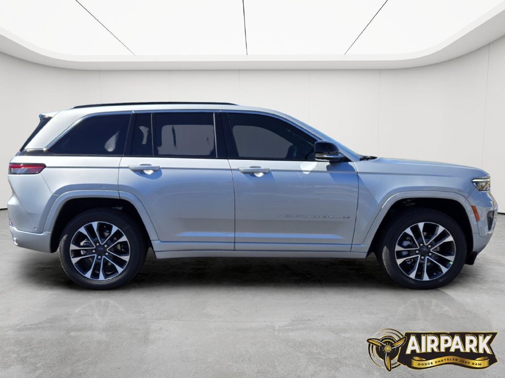New 2025 Jeep Grand Cherokee Overland w/ Adv Protech Group III AWD/4WD image 3