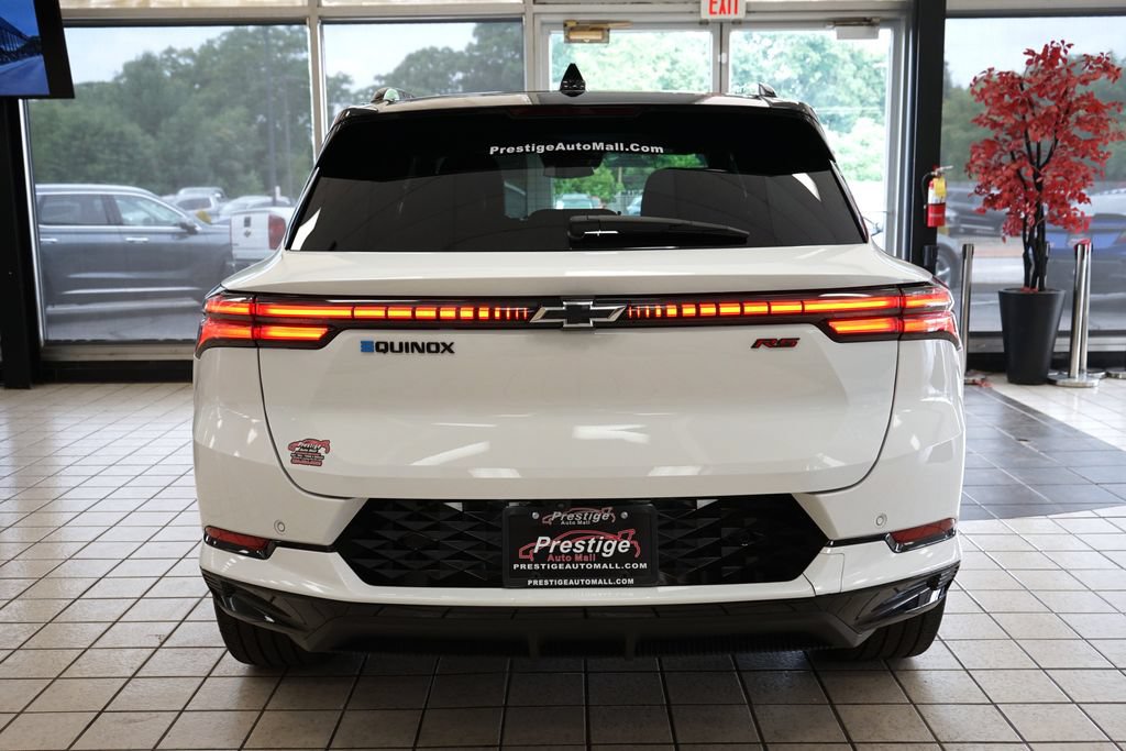 Used 2024 Chevrolet Equinox EV RS FWD image 16
