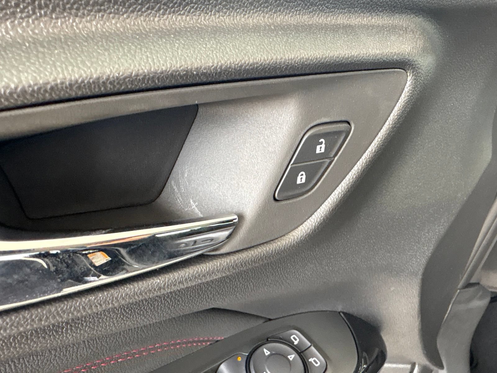 New 2026 Chevrolet Trax RS w/ Sunroof Package FWD image 12