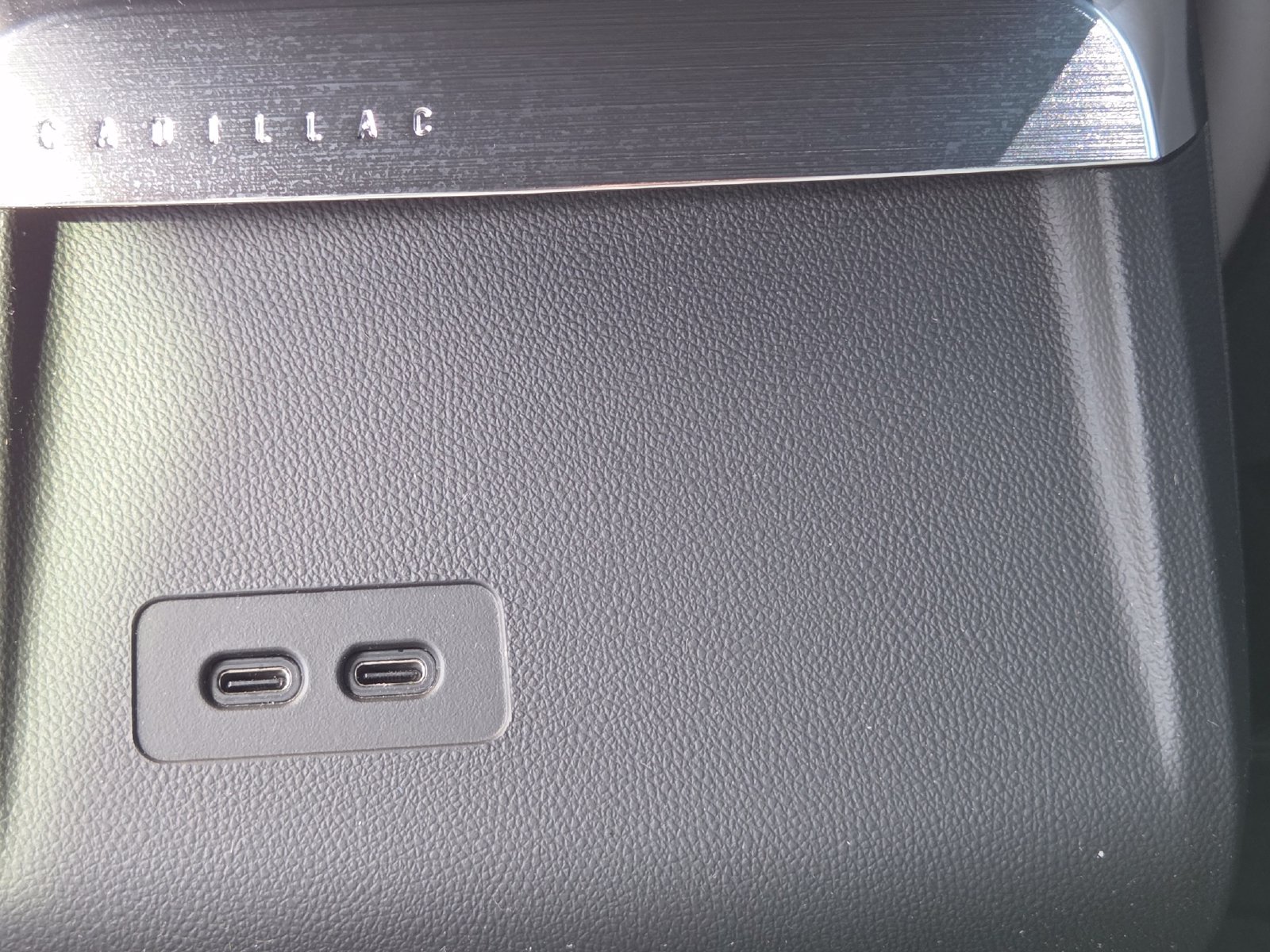 Certified 2024 Cadillac Lyriq Luxury AWD/4WD image 12