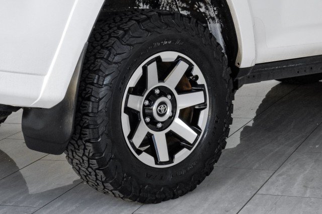 Used 2020 Toyota 4Runner TRD Off-Road AWD/4WD image 59