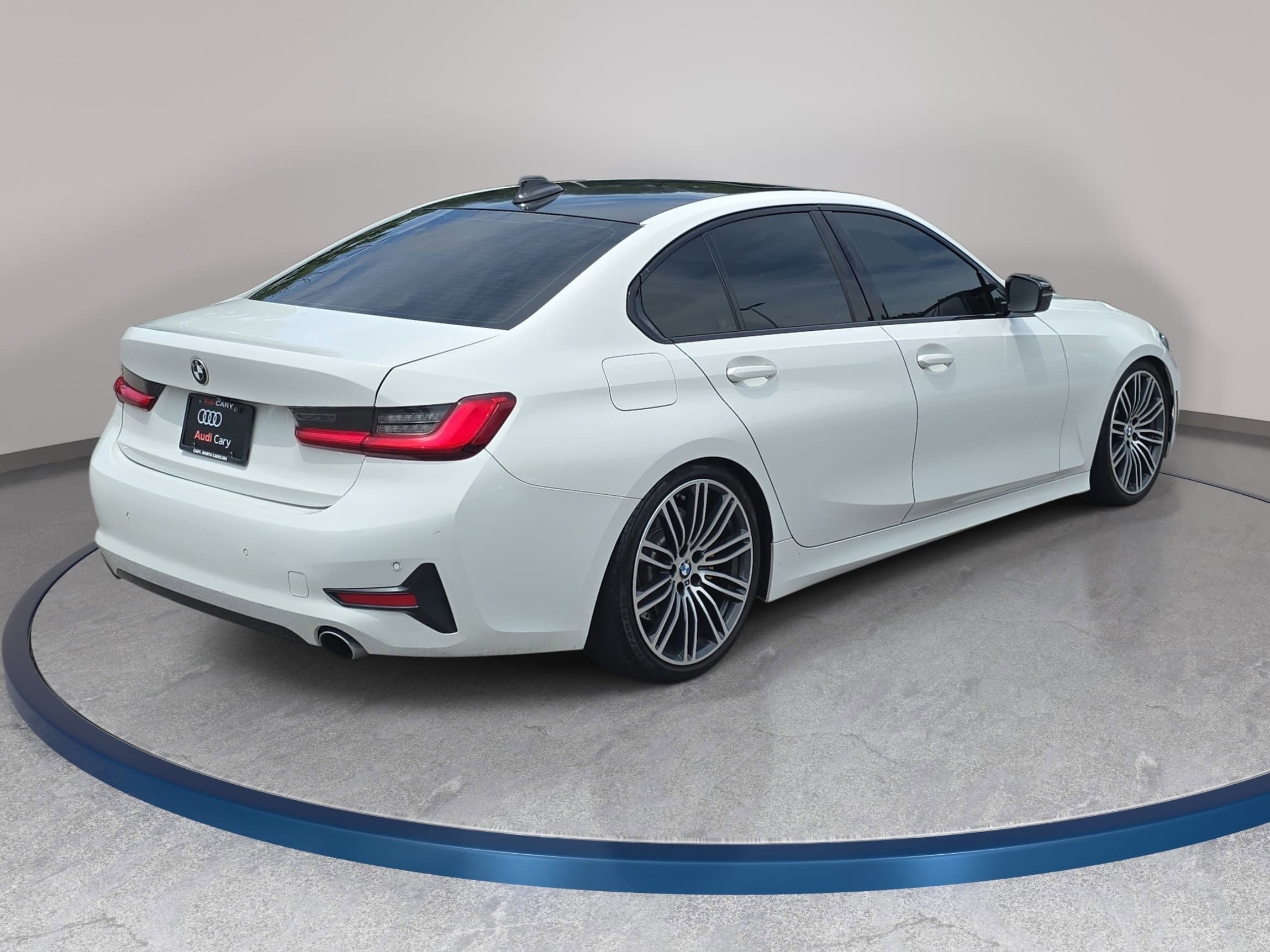 Used 2020 BMW 330i xDrive Sedan w/ Convenience Package AWD/4WD image 5