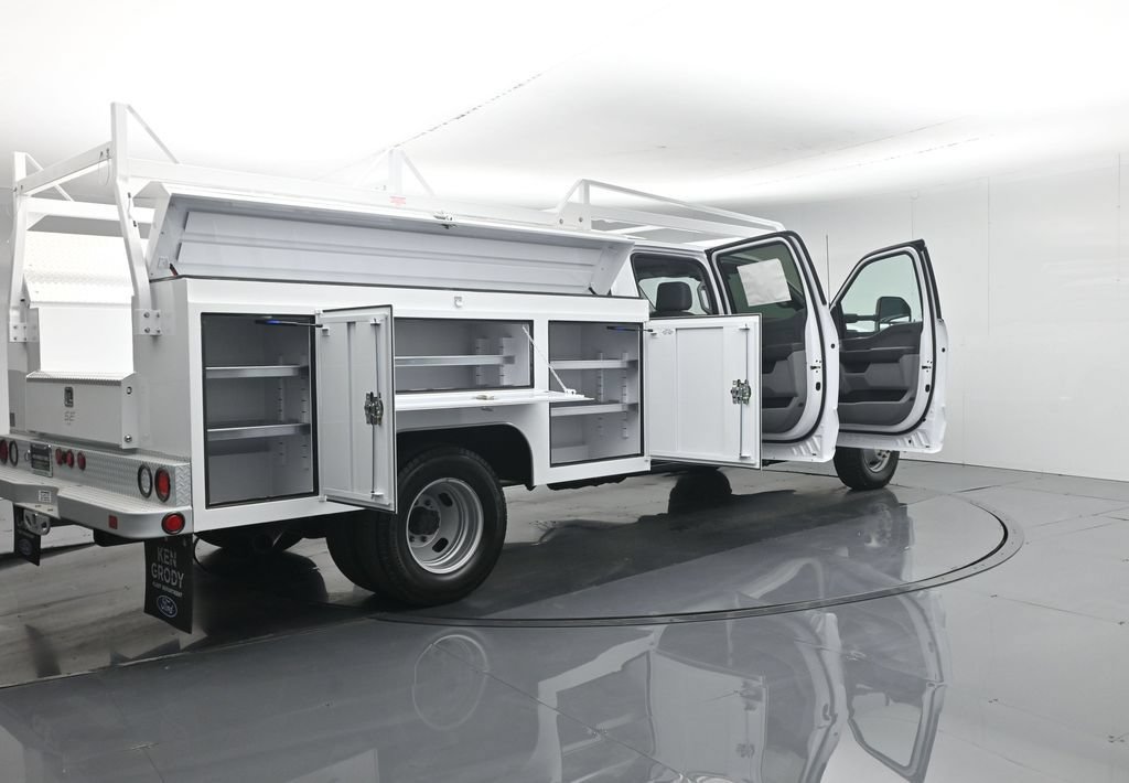 New 2026 Ford F350 XL w/ XL Chrome Package RWD image 35